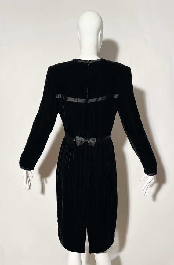 Albert Nipon Velvet Bow Dress - image 7