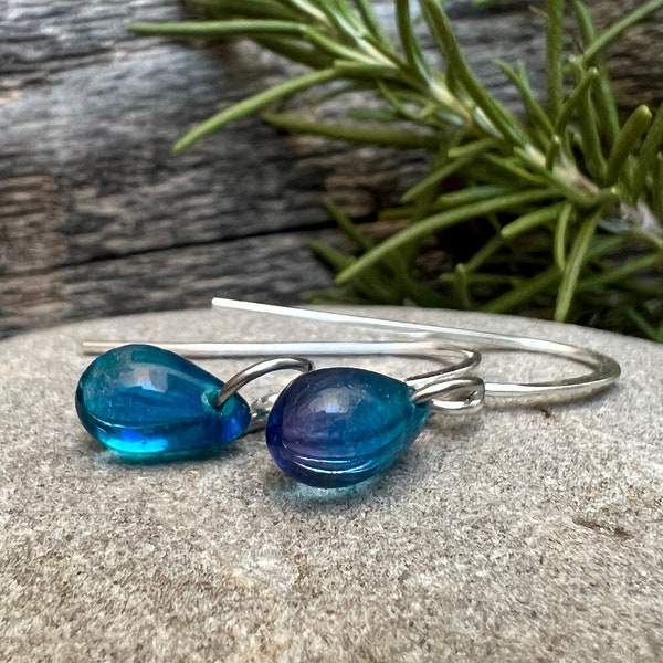 Sapphire Blue glass drop earrings • Color chaning Royal blue, Purple, Green teardrop earrings • Peacock earrings • Pure Titanium earrings