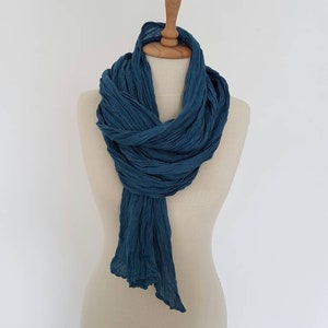 Petrol Blue Linen Scarf - Blue Linen Clothing - Travel Wrap - Linen Men Scarf - Linen Woman Wrap - Wrinkled Shawl - Non- fringed Scarf