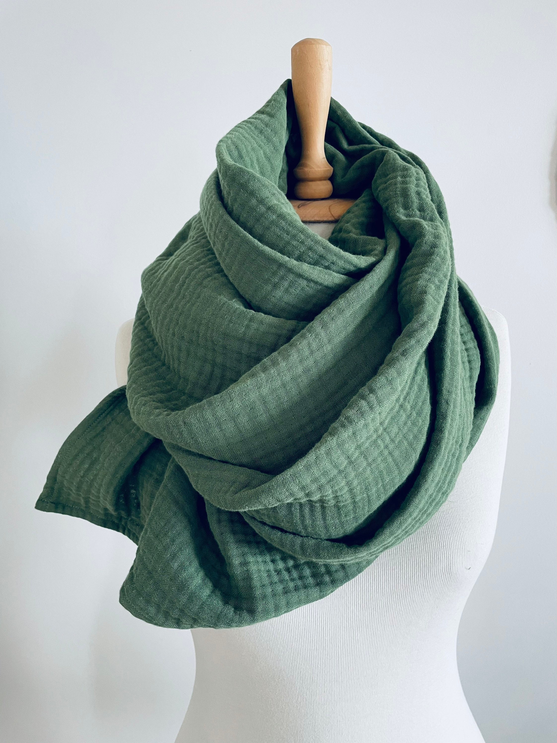 【新品】 WRAP SCARF COTTON GREEN FITS ALL Soft Cotton Blanket Scarf - Green Woman Scarf - Huge Gauze Shawl