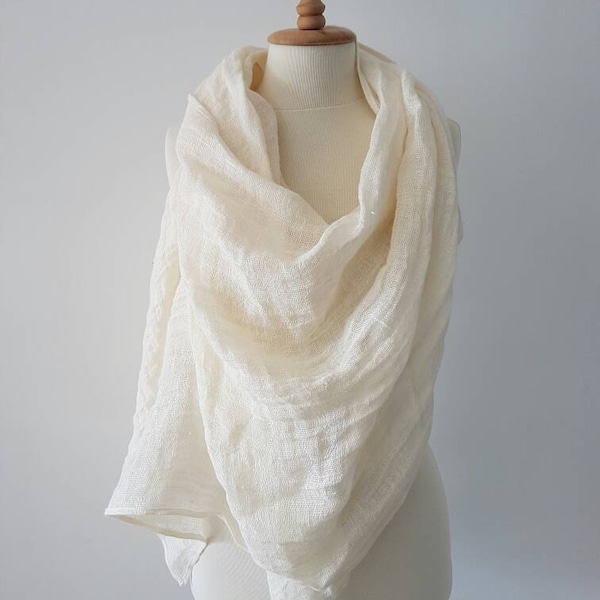 Bufanda de lino de gran tamaño en blanco almendra - bufanda de lino ultrasoft - bufanda de lino cómoda - chal de lino orgánico - regalo para la madre - envoltura grande