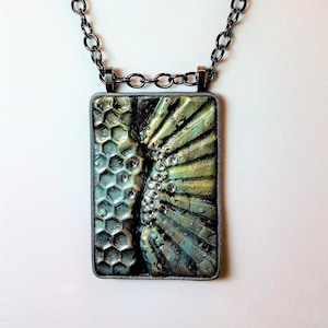 Radiant Texture Pendant Long Necklace