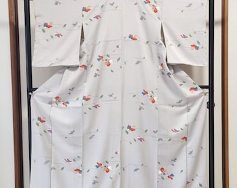 Contemporary grey floral Komon Kimono, Komon Kimono, Kimono vintage, modern floral pattern, Japanese kimono, grey Kimono, grey crepe fabric