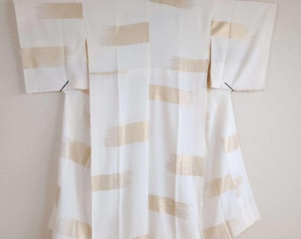 Off-white Nagajuban with gold lines, Nagajuban, Kimono underwear, under Kimono, golden decoration, nagajuban with lining, ivory