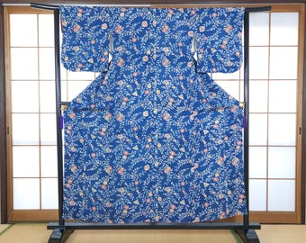 K474 Vintage Silk Wedding Kimono (furisode) : Red Black Gradation