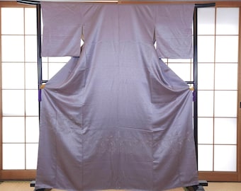 Lavanda Iro Muji Kimono en Nami jacquard, 着物, Jacquard liso, Iromuji, color lavanda, tela vintage, brocado plateado, patrón Nami, 色無地着物