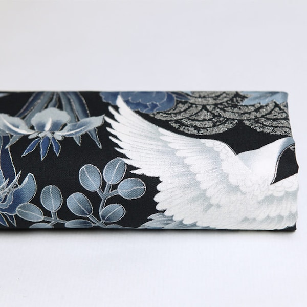 Tissu Japonais Héron argenté fond bleu -50cm, tissu oiseaux, héron Japonais, tissu japonais argenté, motif héron, héron blanc, motif argenté