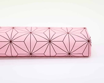 Tela de manga japonesa Asanoha con fondo rosa - 50 cm - Tela para manga, anime y cosplay, Asanoha rosa, manga japonés, anime japonés, tela de dibujos animados