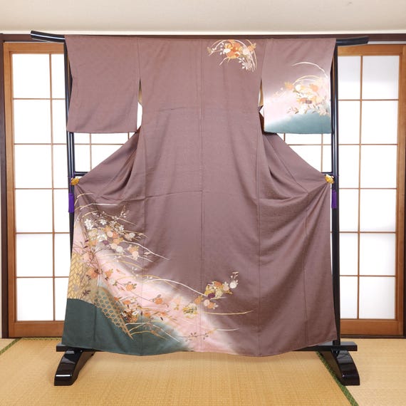 Houmongi in mauve brocade with flowers, mauve Kimono, brocade Kimono, Houmongi, Yuzen, vintage Japanese kimono, Japanese bamboo kago, 訪問着