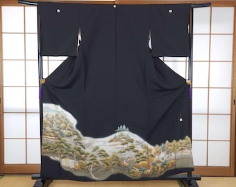 Kuro Tomesode Kimono with autumn landscape, Japanese Kimono, Black Kimono, Japanese ceremonial, black crepe fabric, Kimono traditional,留袖