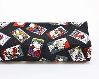 Tela japonesa de gatos Hanafuda fondo negro - 50cm, telas japonesas, 招き猫,猫,ねこ,青海波, Neko, patrón Kitty dobby de algodón, 花札, tarjeta de juego de Japón