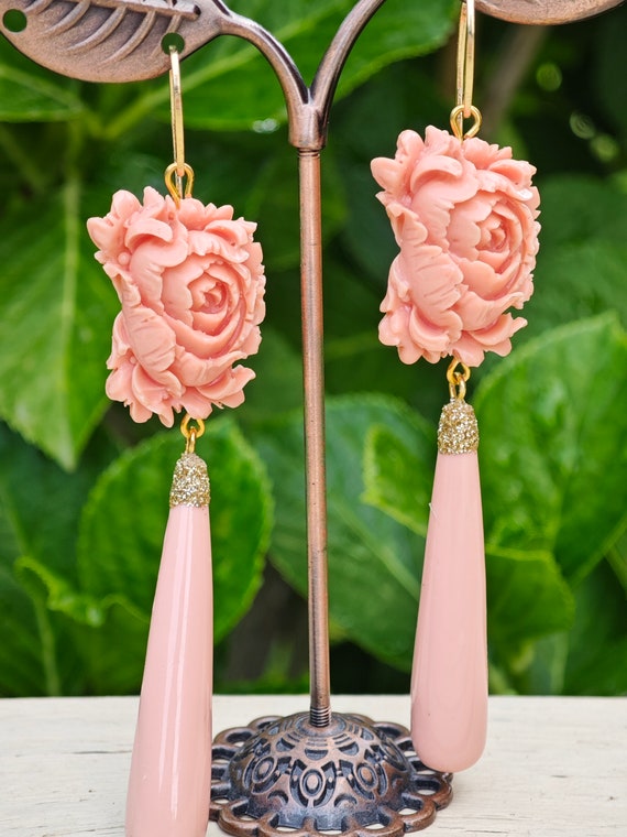 Orecchini In Argento Sterling Con Rosellina In Finto Corallo Rosa | Perno 10 Mm | Gioiello Artigianale
