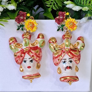 Caltagirone keramische oorbellen, Moorse hoofd oorbellen met geëmailleerde bloemen, Siciliaanse oorbellen