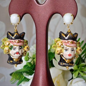 Moorse hoofd oorbellen Caltagirone keramiek, kwarts stenen oorbellen, Siciliaanse oorbellen