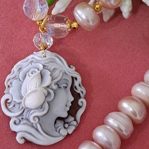 Sardonische Muschel-Cameo-Halskette mit rosa Perlen, italienischer Schmuck Bild 7