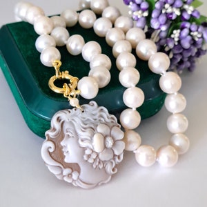 Sardonic shell cameo necklace with white pearls and gold-plated 925 silver, Italian jewelry image 2