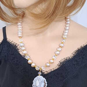 Sardonische Muschel-Cameo-Halskette mit rosa Perlen, italienischer Schmuck Bild 5