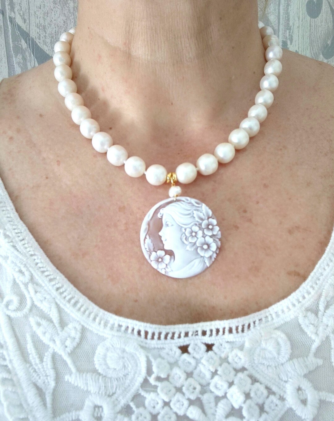 Collana Di Perle Di Conchiglia 12 Mm Con Calamita - Lunghezza 48 Cm - Nuova Con Etichette