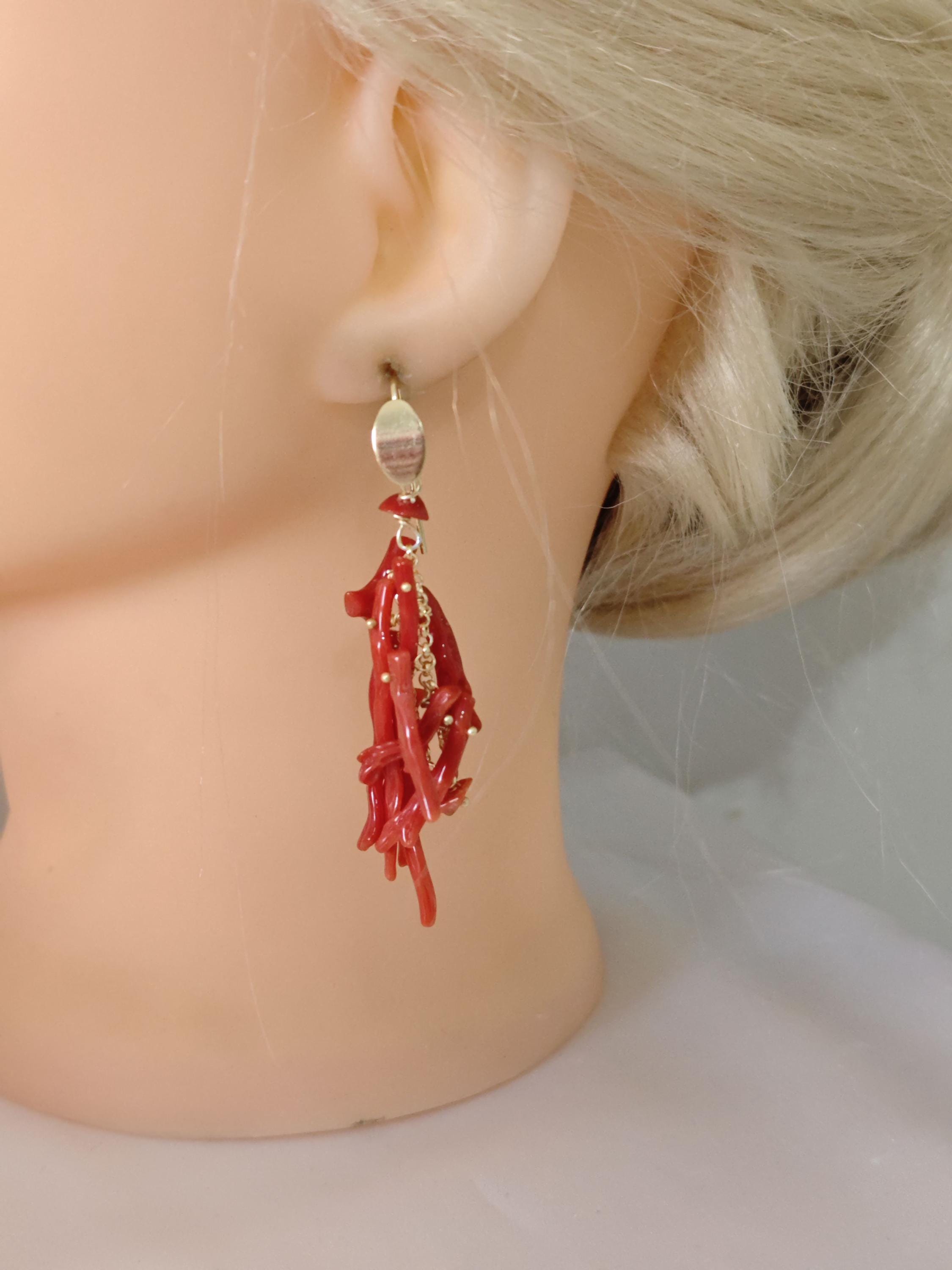 天然赤珊瑚のイヤリング、金メッキ925シルバーのイヤリング