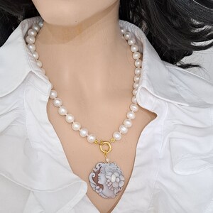 Sardonic shell cameo necklace with white pearls and gold-plated 925 silver, Italian jewelry image 7