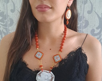 Collana cammeo conchiglia sardonica, piastrelle ceramica Caltagirone e perle pasta di corallo rosso , gioielli italiani