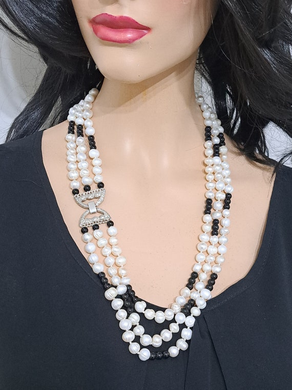 Buy Odette Maroon Onyx and White Pearl Necklace Set online