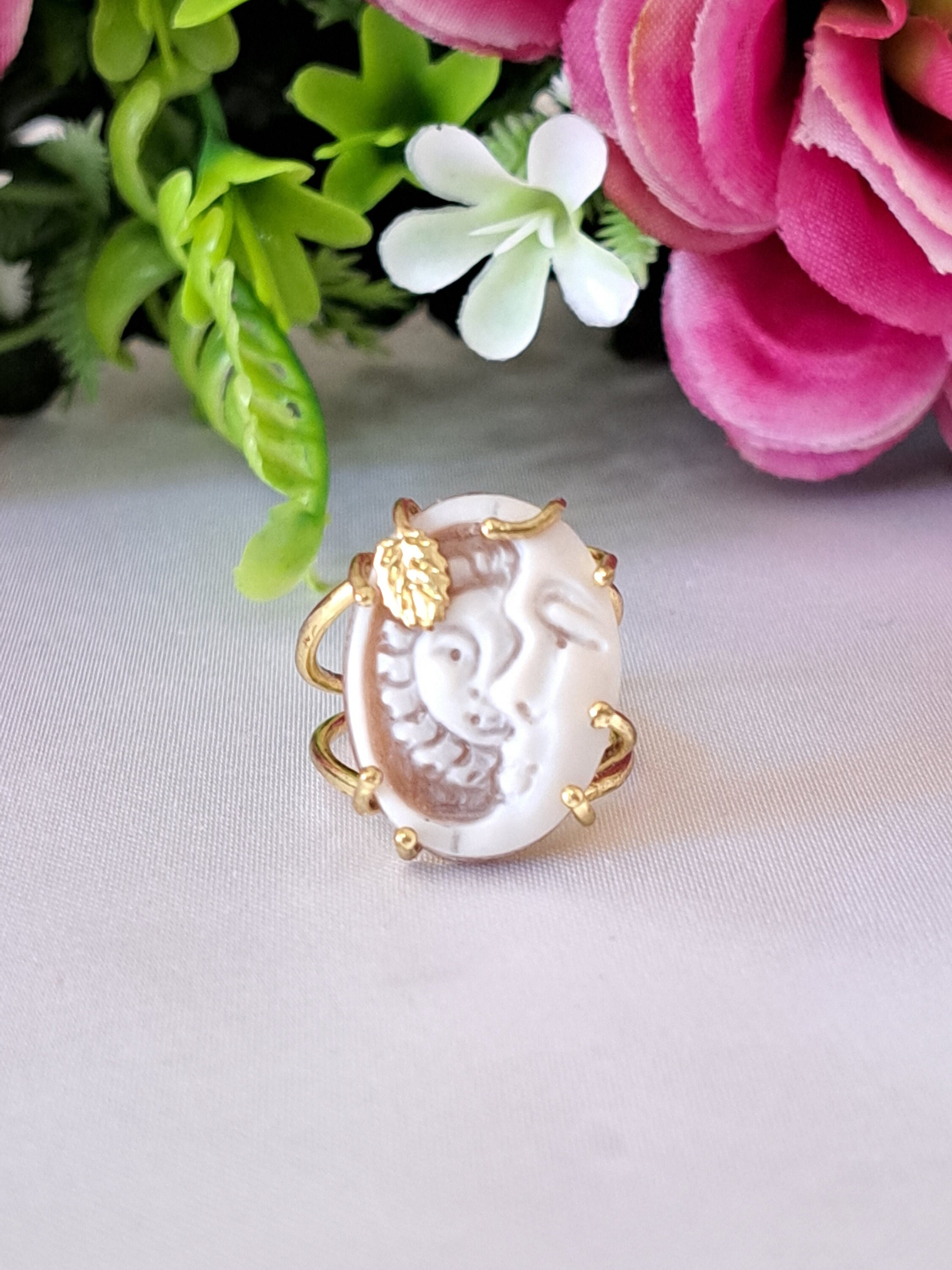 lydiasvintage Victorian Lady Cameo Brooch / Small Pin Steampunk Lover Gift Vintage Wedding Bridesmaid Favors Costume Brooch Bouquet Boutineer on A Budget