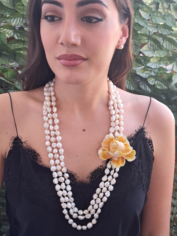 Allereya Collana Con Ciondolo A Forma Di Fiore Collana Con Margherita Bianca Collana Con Perle Collana Con Fiori In Oro Gioielli Per Regali Per Donne E Ragazze