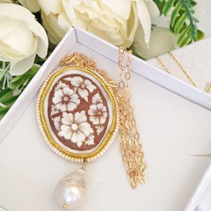 Sardonyx shell cameo necklace and white baroque pearls, 925 silver necklace, Italian jewelry