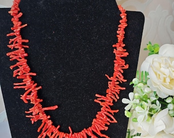 Colar maxi de coral vermelho natural do Mediterrâneo, joia italiana.