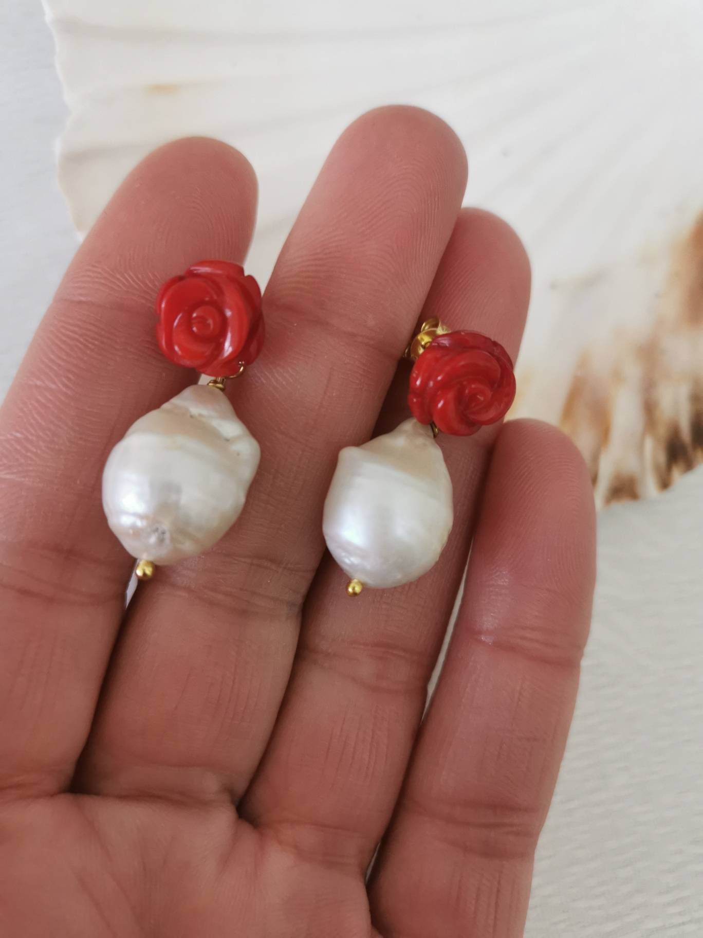 Boucles D'oreilles Pendantes Anciennes - Corail Rouge, Perles Roses, Or Rose Sur Argent