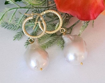 White baroque pearl earrings, gold plated 925 silver earrings, Italian jewels