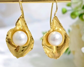 White baroque pearl earrings with gold-plated 925 silver, Italian jewelry