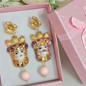 Caltagirone keramische oorbellen en roze parels, Moorse oorbellen, Siciliaanse oorbellen