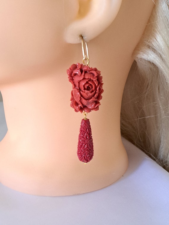 Orecchini A Fiore Di Camelia In Velluto Rosso – Gioielli Vintage Donna