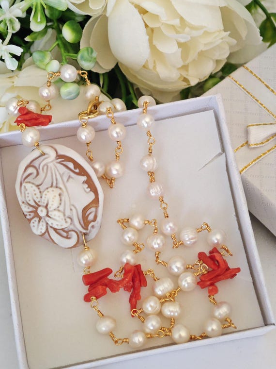 Collier Ancien Avec Camée Et Perle Rose - Bijou Vintage Ciselé - Occasion