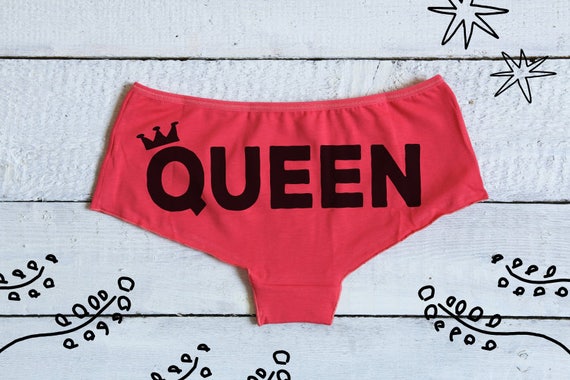Panties queen. Трусы я люблю Арсения. J Queen трусы. Трусы я люблю флейту. Cats Party трусы