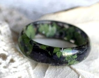 men resin ring Petal resin ring Flower petals ring Nature inspired engagement rings Resin ring flower Nature resin ring Real flower ring