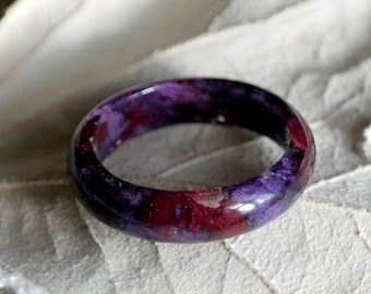 Ultra Violet Ring, Mens Resin Rings, Dark Purple Flower Ring, Nature Inspired Engagement Rings, Botanical Jewelry, Real Plant Terrarium ring