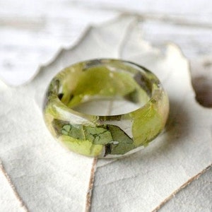 eco resin ring Eco flowers REAL FLOWER RING nature inspired engagement rings botanical handmade jewelry Eco Friendly Everyday Jewelry green