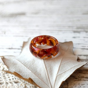 Eco resin ring, Flowers Ring, Real Flower ring, Nature inspired engagement rings, Botanical handmade jewelry, Red resin ring, Nature lovers