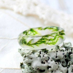 Moss Ring, Eco Resin Ring, Modern Flower Ring, Terrarium Jewelry, Real Green Moss, Nature Inspired Engagement Rings, Botanical Gift