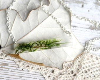 eco resin necklace Resin jewelry Long pendant necklace with a real green moss botanical jewelry pressed flower terrarium necklace