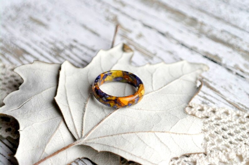 Resin Ring, Real Plant Terrarium Ring, Dried Summer Flower Jewelry, Nature Lovers Gift, Men Women Ring, Nature Inspired Engagment Ring image 2