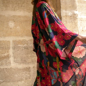 Long Kimono Flower Power, Kimono ceinturé lavable viscose avec 2 poches