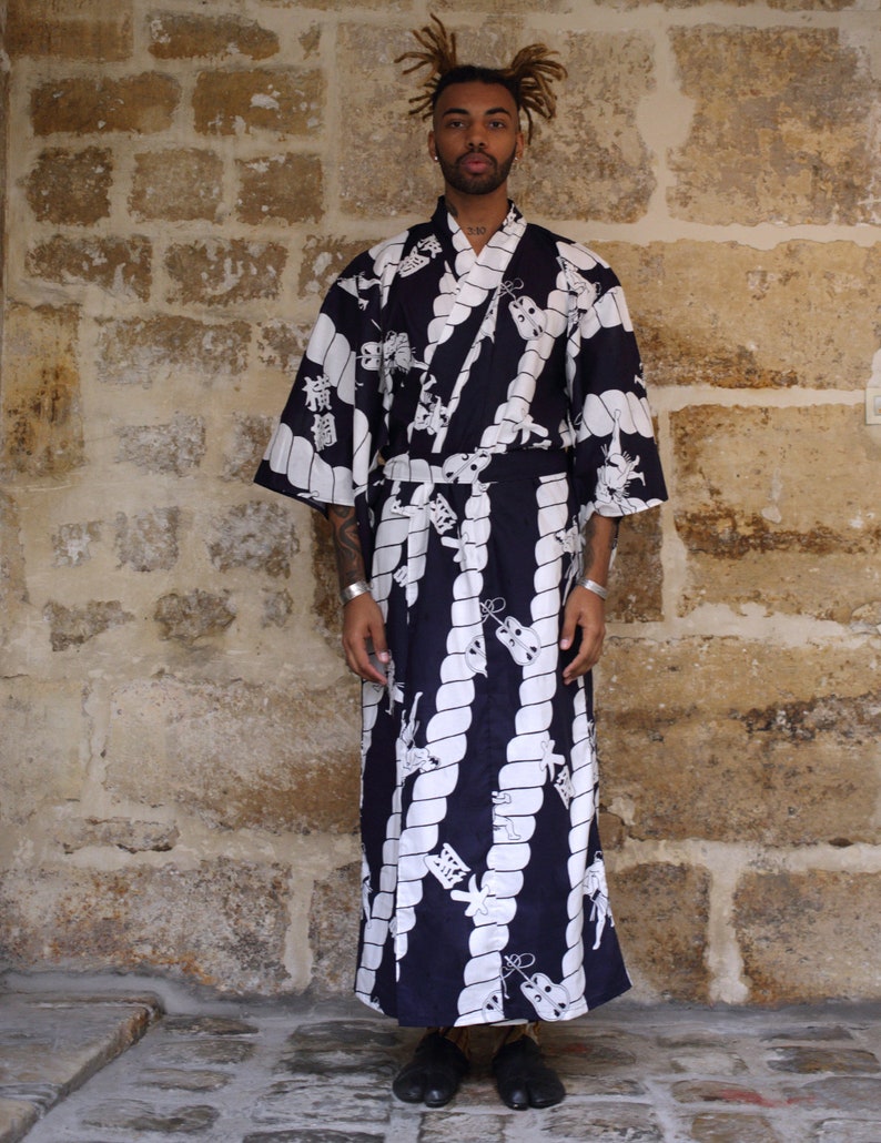 Traditional Japanese yukata in checkered cotton, Sumo pattern, with a matching belt Sumo