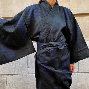 Traditional Japanese yukata in checkered cotton, Sumo pattern, with a matching belt image 3