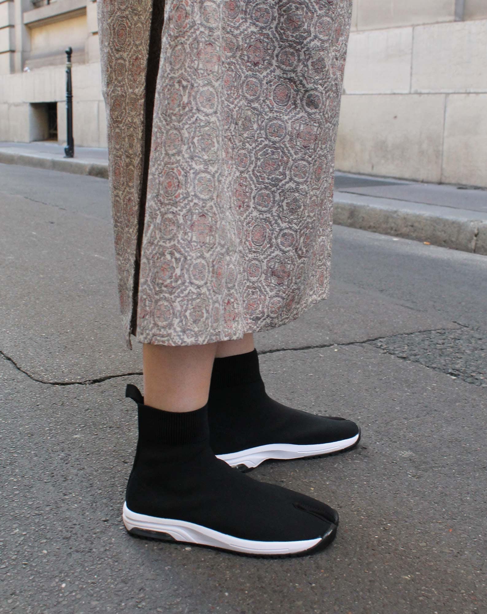 Black Mesh Streetwear Tabi, Comfortable Shoe, Air Tabi