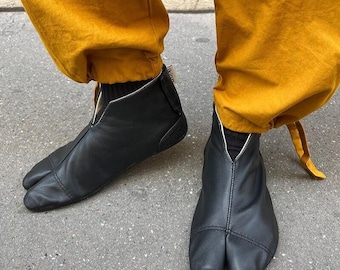 Leather Tabi Ankle Boots, hallux valgus correction, bare foot sensation, comfortable