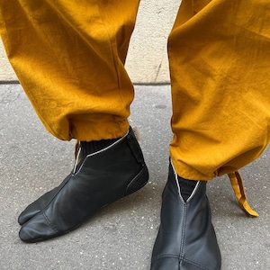 Leather Tabi Ankle Boots, hallux valgus correction, bare foot sensation, comfortable image 1
